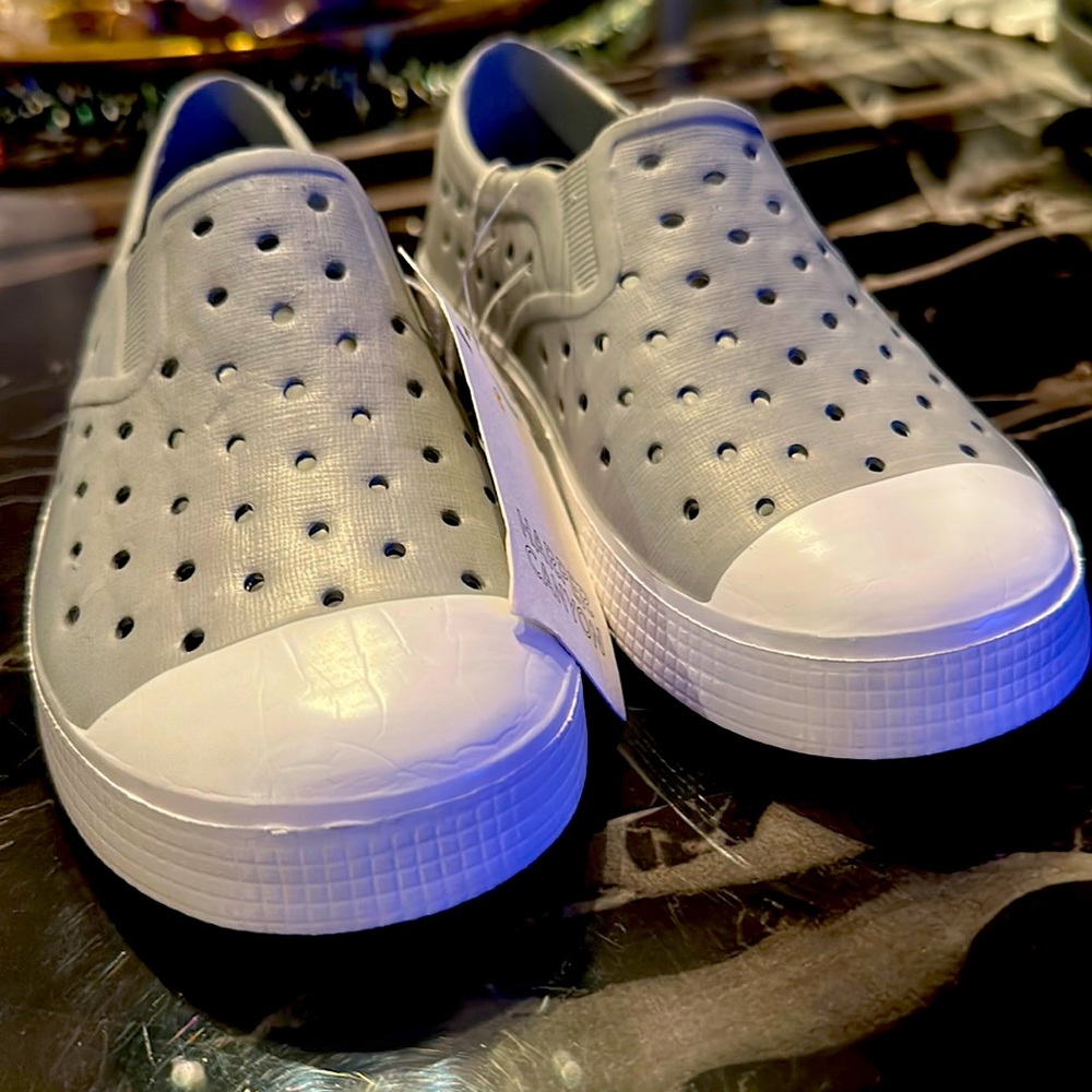 Boys rubber shoes brand new. Size 13 boys